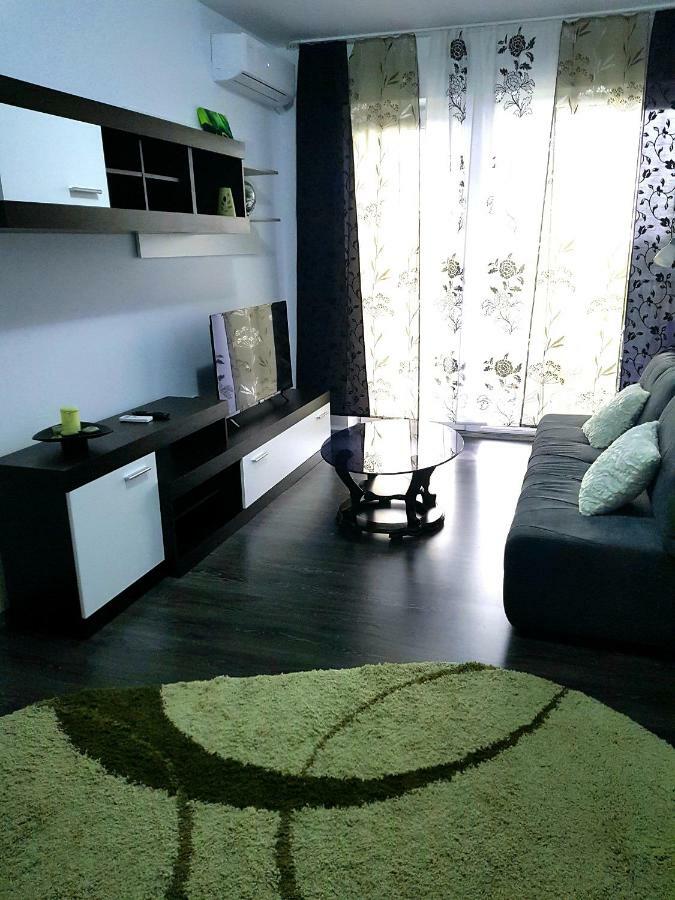Happyhome Central Deluxe Apartments 오라데아 외부 사진