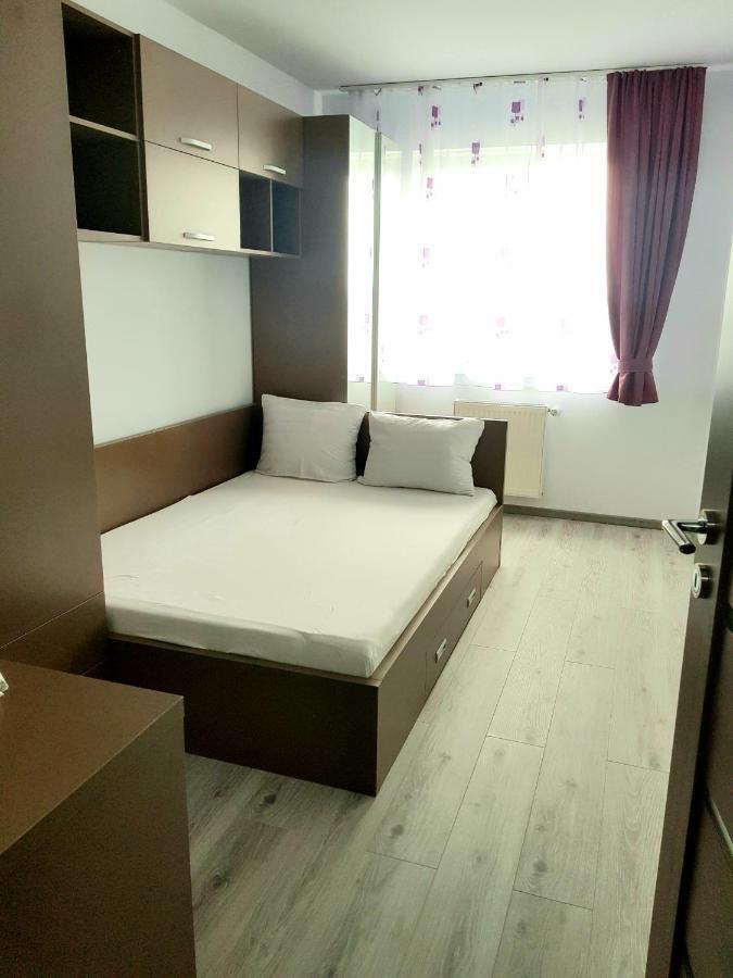 Happyhome Central Deluxe Apartments 오라데아 외부 사진